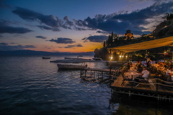 Ohrid’s nightlife blends relaxed lakeside bars and stylish rooftop lounges with a touch of vibrant summer energy.