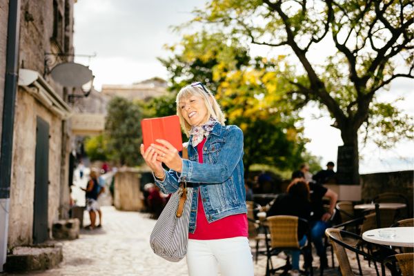 Les Baux-de-Provence: Dramatic village perched on a rugged limestone spur in the Alpilles, featuring medieval ruins, historical monuments, and the famous Carrières de Lumières light show