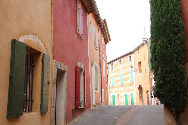 Roussillon: Nestled in one of the world’s largest ochre deposits, its hills showcase up to 17 shades—from pale yellow to deep rust. Surreal streets and cliffs -  a living canvas of Provençal beauty