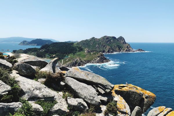 The Cíes Islands (Illas Cíes): protected archipelago located at the mouth of the Ría de Vigo in Galicia, formed at the end of the Tertiary period.