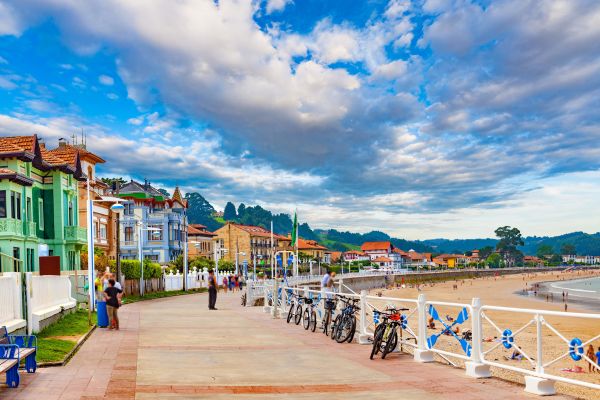 Ribadesella: Seaside promenade