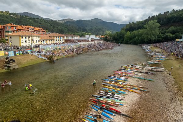 Asturias: International descent of the river Sella, a major annual canoeing race.