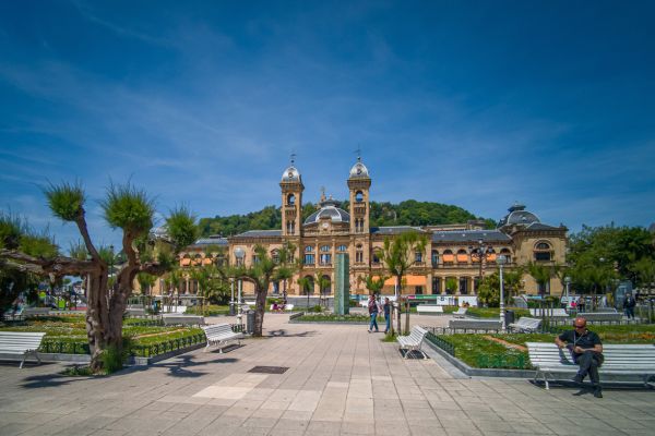San Sebastián (Donostia in Basque): one of the world's premier gastronomic capitals and a stunning coastal jewel.