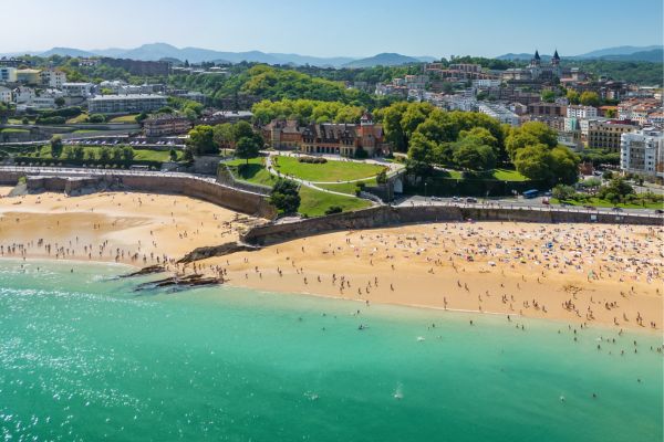 Ondarreta Beach, San Sebastian, Basque Country: Beautiful summer destination .