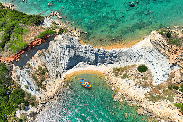 Zakynthos – for turquoise waters and unforgettable bays